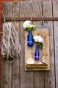 Read more about the article Ein bisschen Farbe in die Wohnung bringen – mit selbstgemachten Vasen